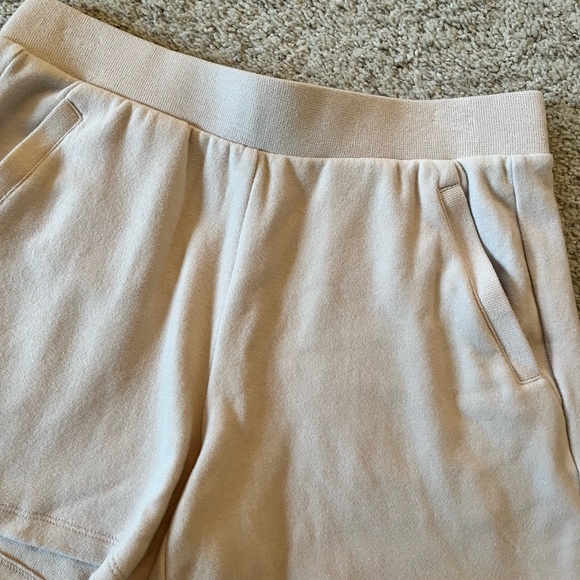 Barefoot Dreams Malibu Brushed Fleece Pajamas - Picture 9 of 12